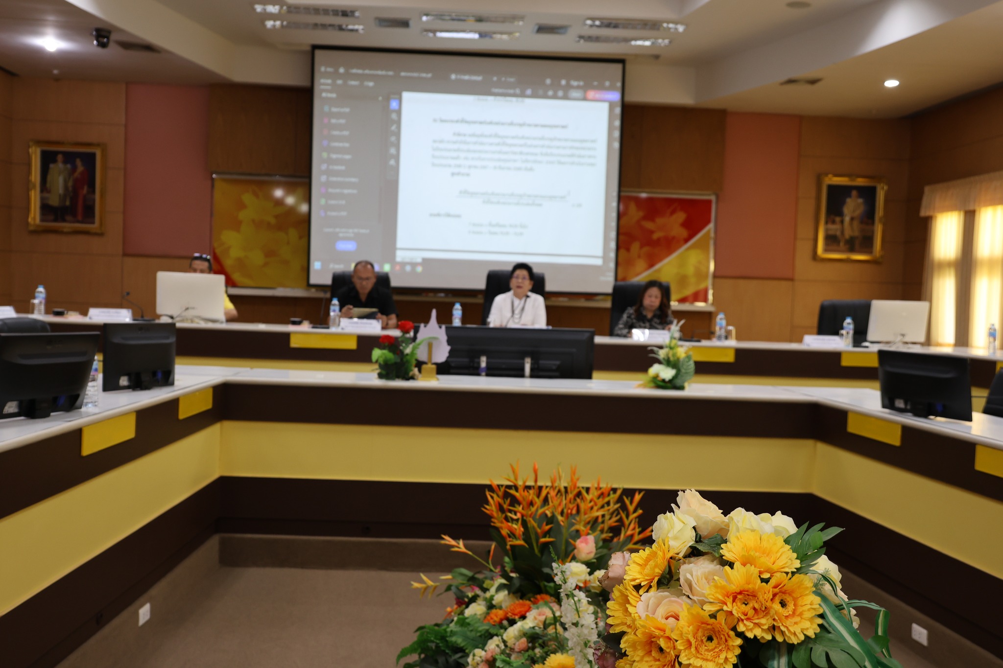 สำนักงานอธิการบดี ม.นครพนม ประชุมเตรียมความพร้อมรับการประเมินคุณภาพการศึกษาภายใน ประจำปี 2568