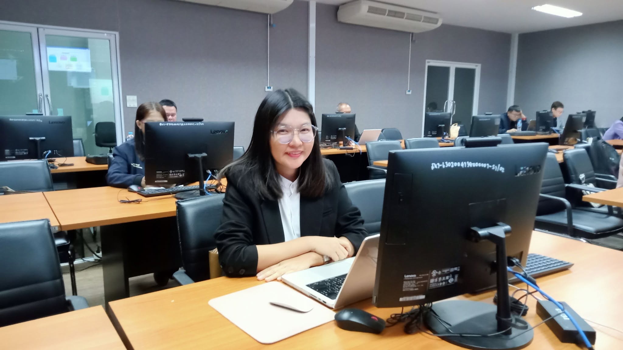 ประชุมวิพากษ์รายงานประเมินตนเอง (SAR) สำนักงานอธิการบดี มหาวิทยาลัยนครพนม ประจำปีการศึกษา 2568