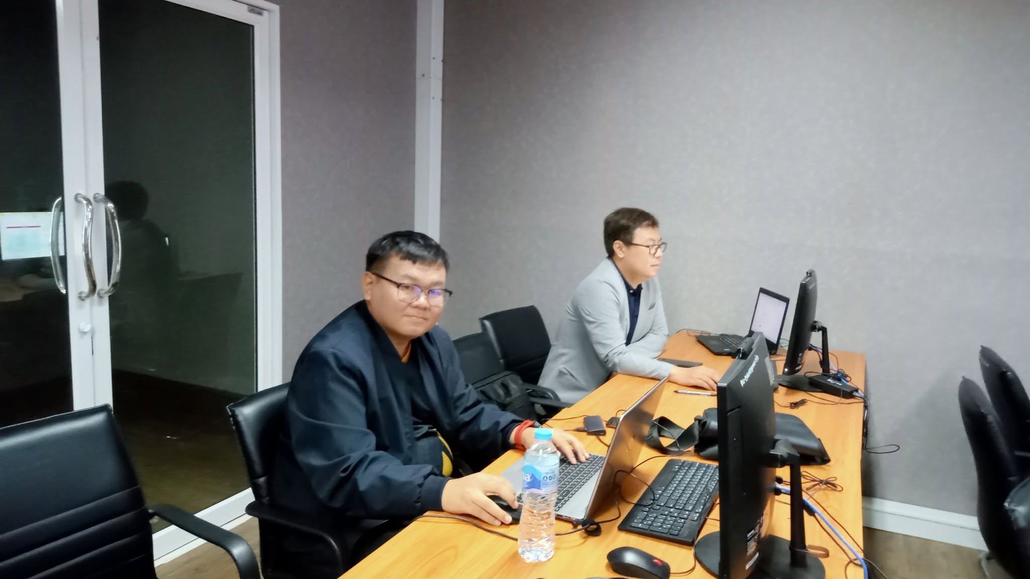 ประชุมวิพากษ์รายงานประเมินตนเอง (SAR) สำนักงานอธิการบดี มหาวิทยาลัยนครพนม ประจำปีการศึกษา 2568