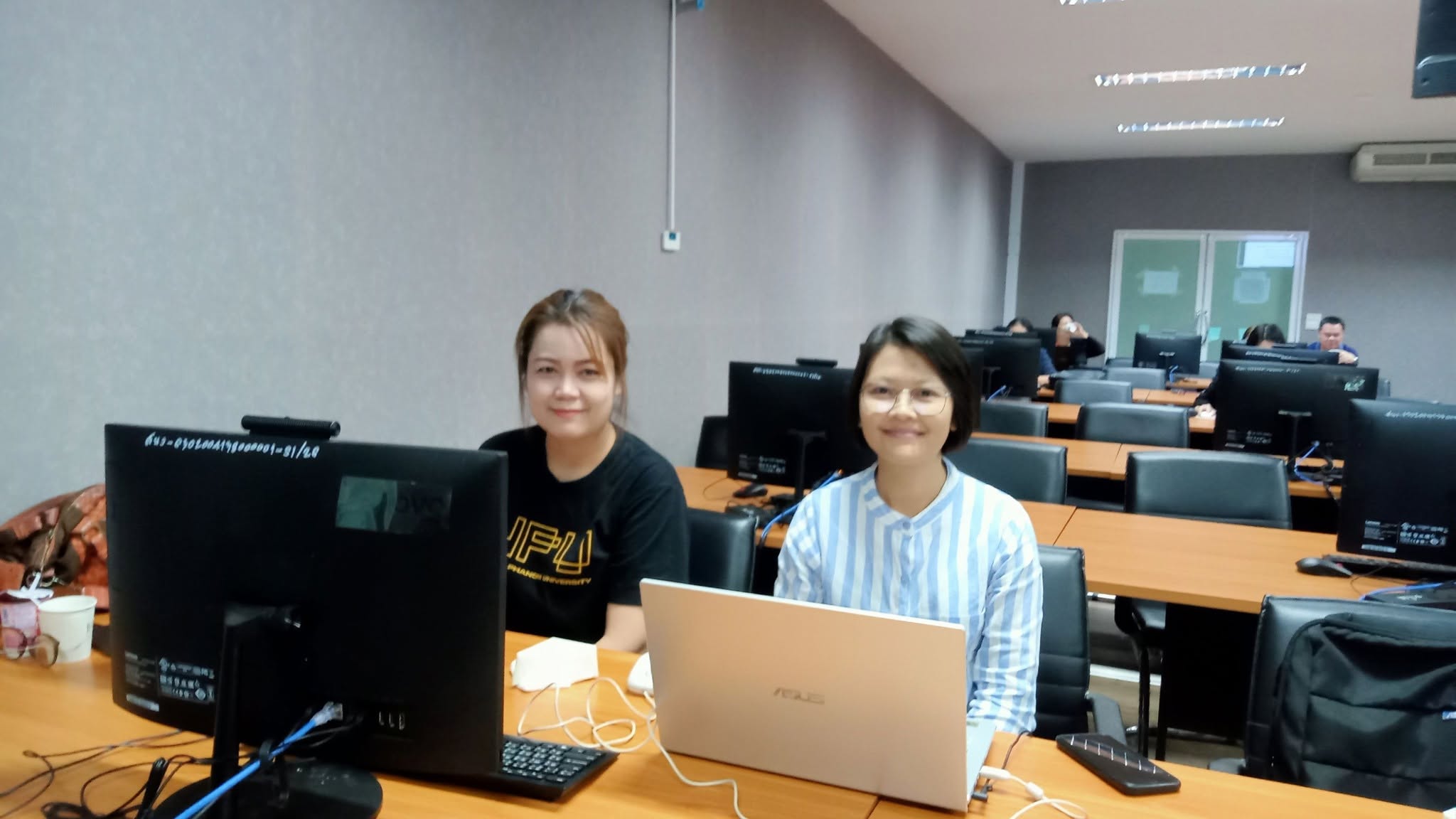 ประชุมวิพากษ์รายงานประเมินตนเอง (SAR) สำนักงานอธิการบดี มหาวิทยาลัยนครพนม ประจำปีการศึกษา 2568