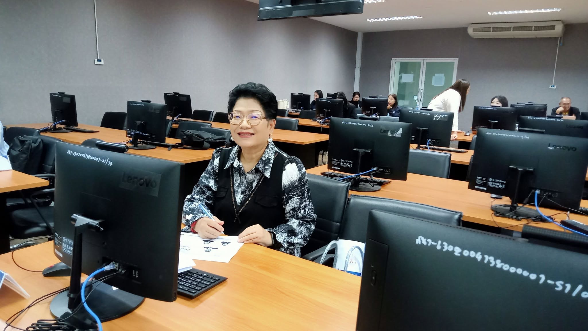 ประชุมวิพากษ์รายงานประเมินตนเอง (SAR) สำนักงานอธิการบดี มหาวิทยาลัยนครพนม ประจำปีการศึกษา 2568
